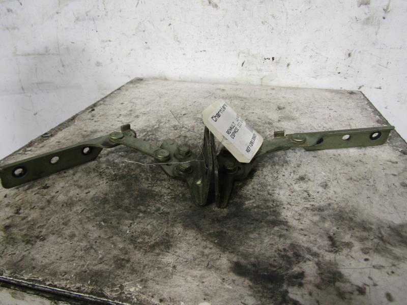 Charniere de capot