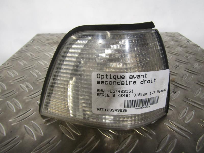 Optique avant secondaire droit (feux)(clignotant)