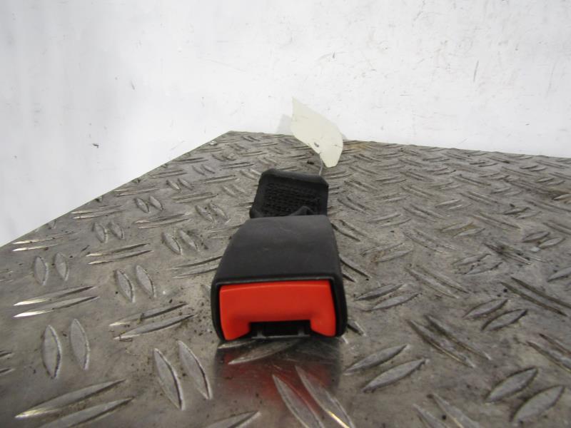 Attache ceinture arriere gauche