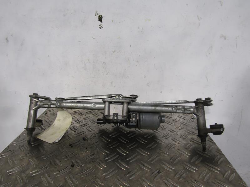 Moteur essuie glace avant