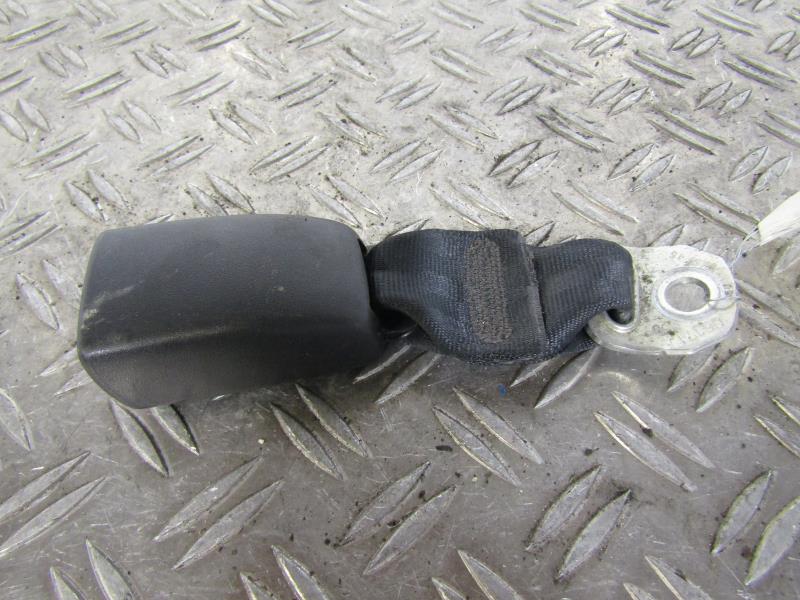 Attache ceinture arriere gauche