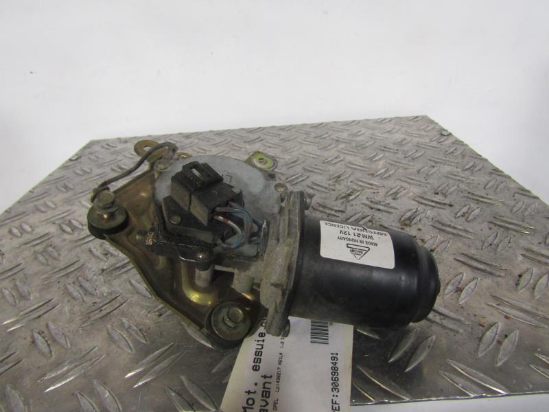 Moteur essuie glace avant