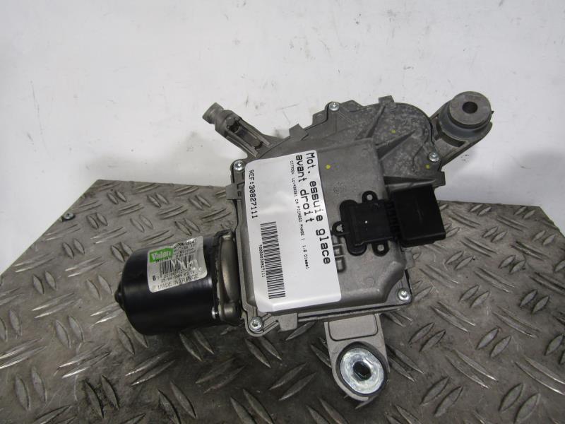 Moteur essuie glace avant droit
