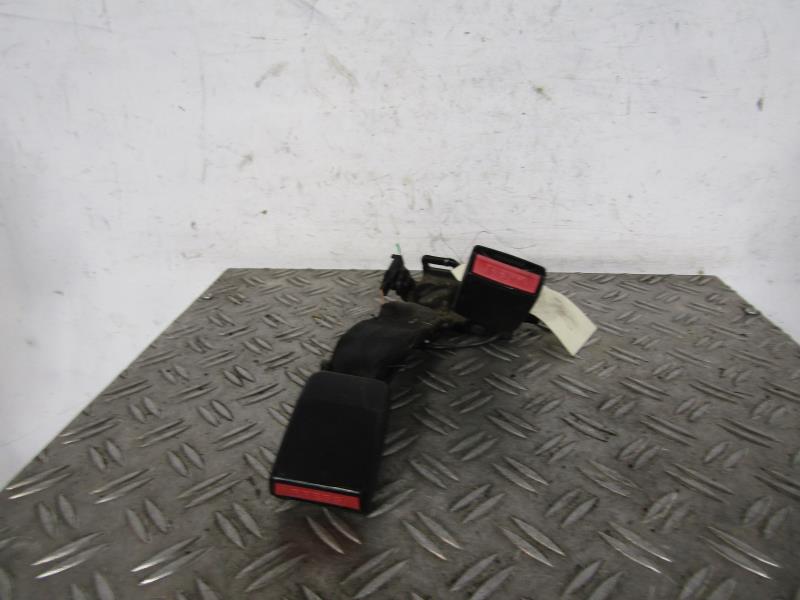 Attache ceinture arriere gauche