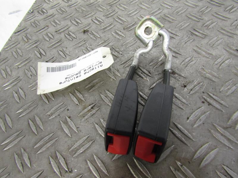 Attache ceinture arriere gauche