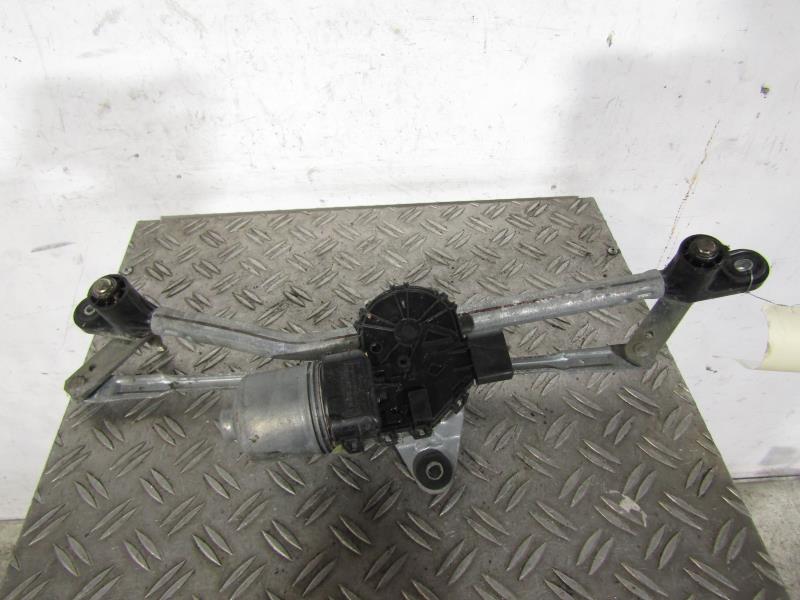 Moteur essuie glace avant