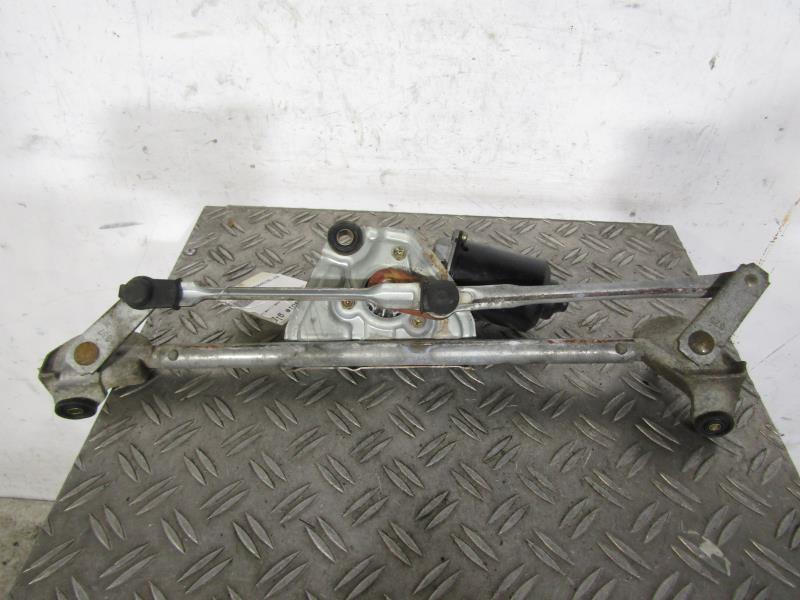 Moteur essuie glace avant