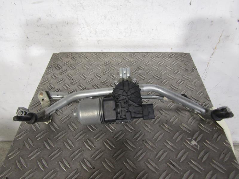 Moteur essuie glace avant