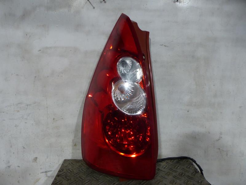 Fanale posteriore principale sinistro (luci)