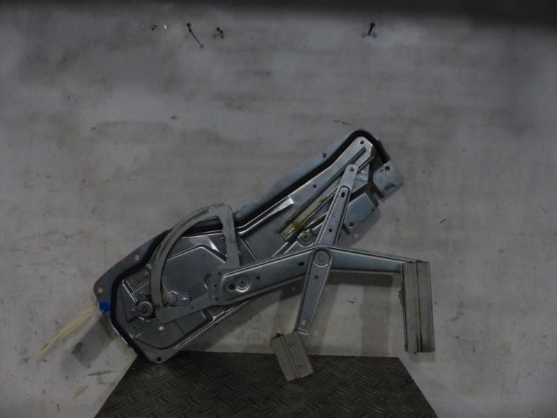 Leve vitre electrique avant droit