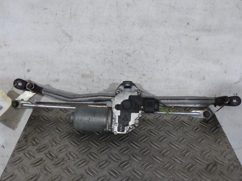 Moteur essuie glace avant