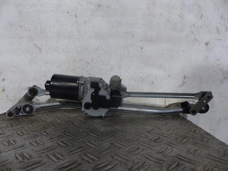 Moteur essuie glace avant