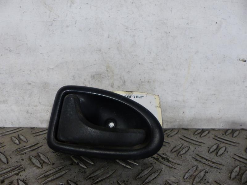 Poignee interieur avant gauche