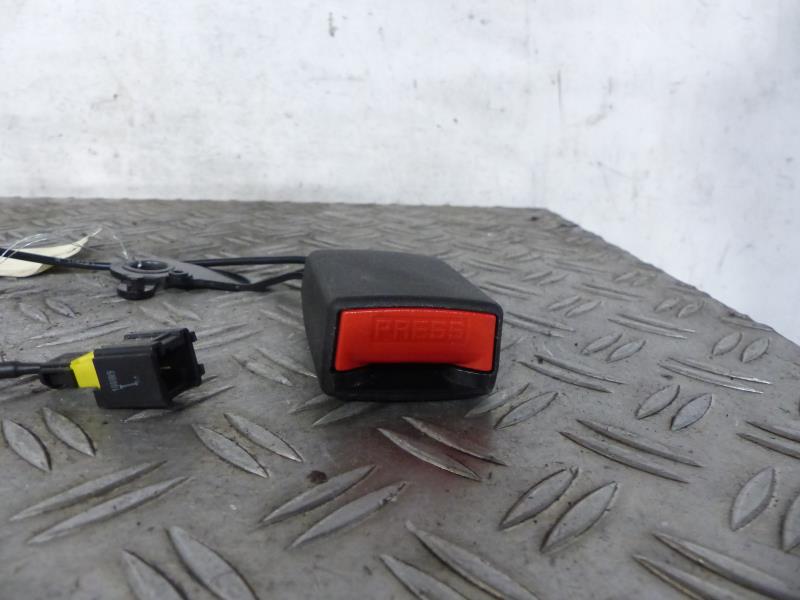 Attache ceinture arriere gauche