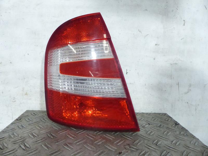 Fanale posteriore principale sinistro (luci)