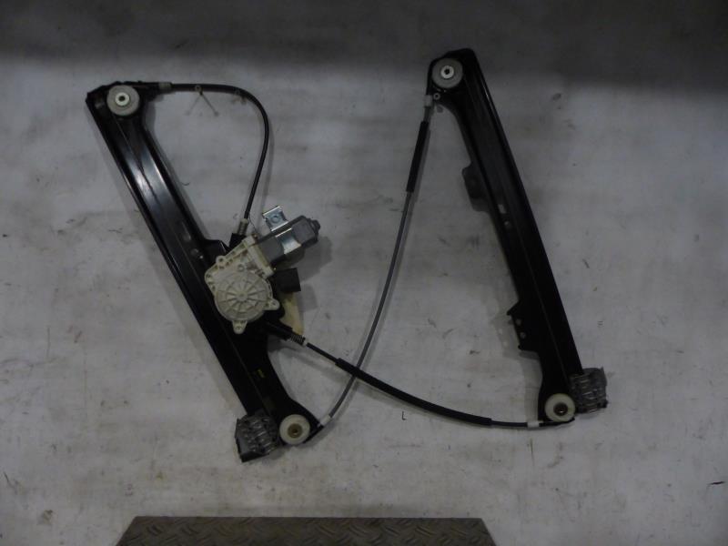 Leve vitre electrique avant droit