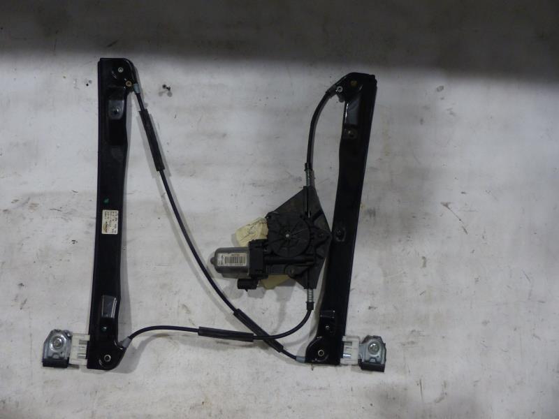 Leve vitre electrique avant droit