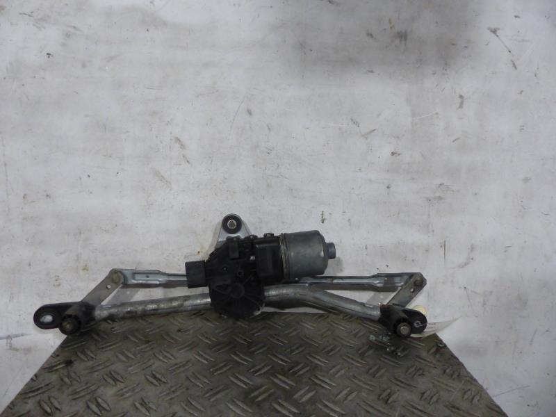 Moteur essuie glace avant