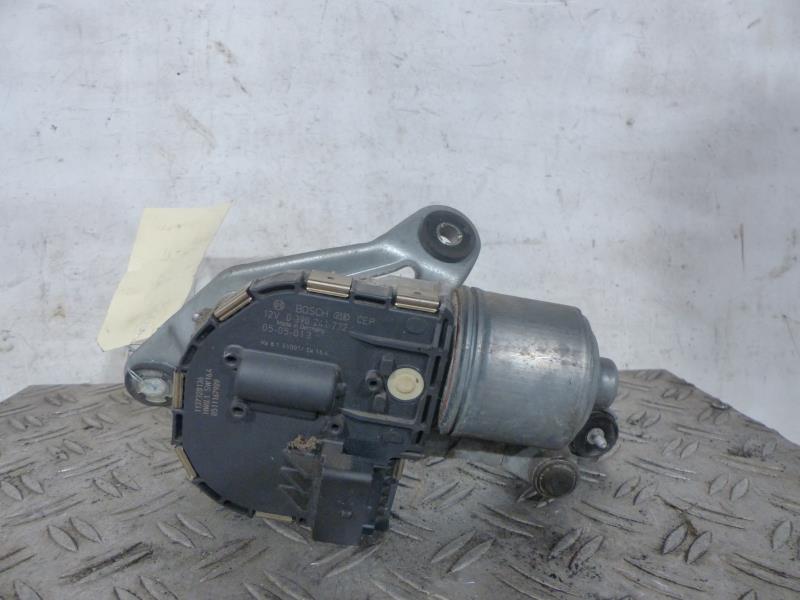 Moteur essuie glace avant droit