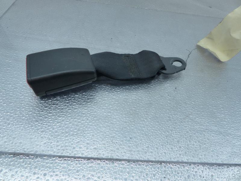 Attache ceinture arriere gauche