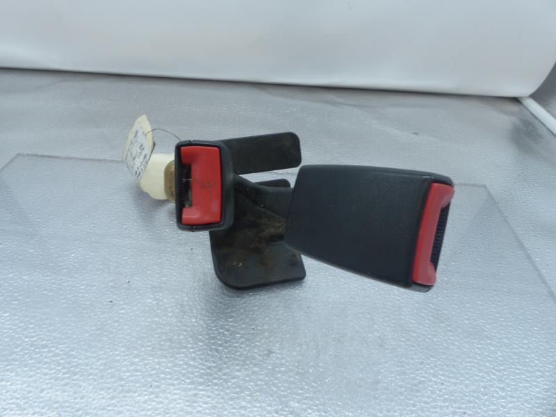 Attache ceinture arriere gauche