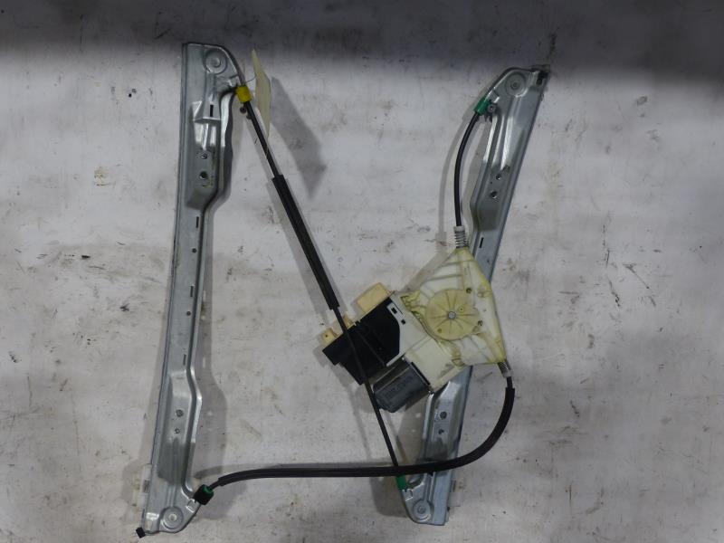 Leve vitre electrique avant droit