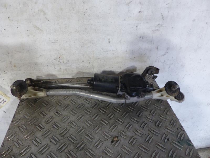 Moteur essuie glace avant