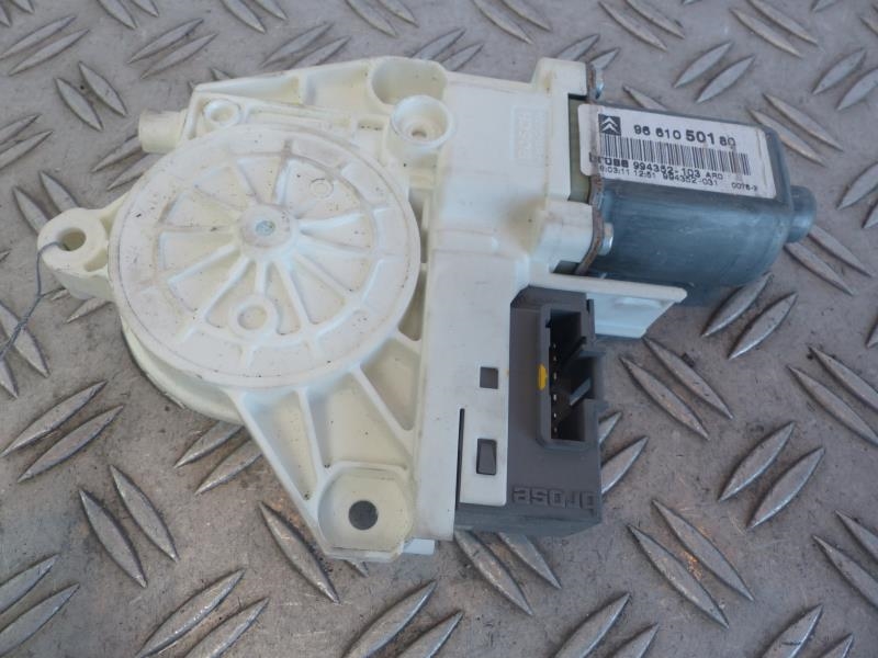 Moteur leve vitre arriere droit