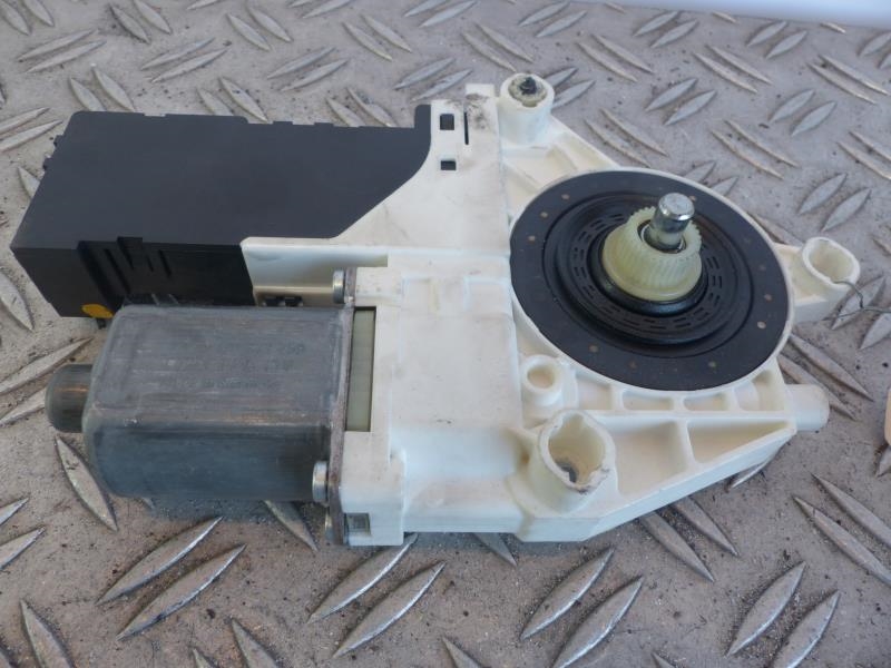 Leve vitre electrique avant droit