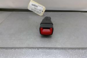 Attache ceinture arriere centrale