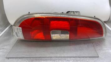 Fanale posteriore principale sinistro (luci)