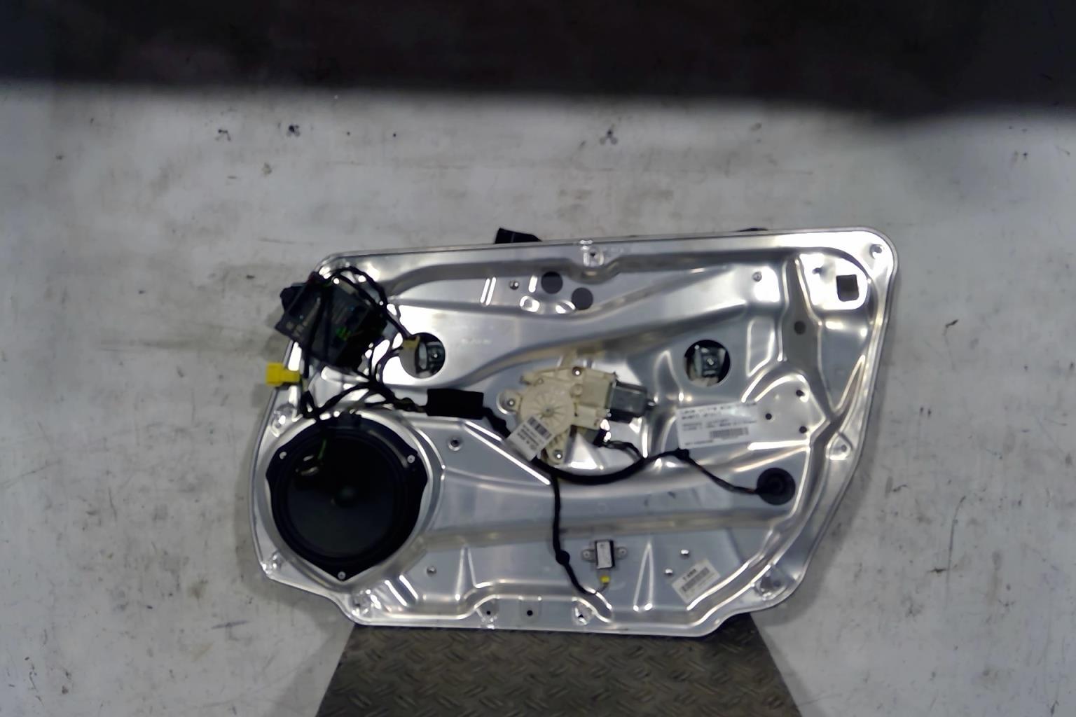 Leve vitre electrique avant droit