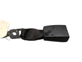 Attache ceinture arriere centrale