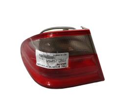 Fanale posteriore principale sinistro (luci)