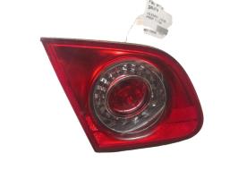 Luz trasera secundaria izquierda (luces)
