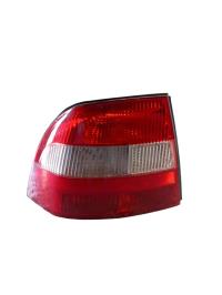 Fanale posteriore principale sinistro (luci)