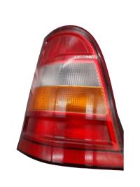 Fanale posteriore principale sinistro (luci)
