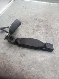 Attache ceinture arriere droit