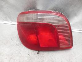 Fanale posteriore principale sinistro (luci)