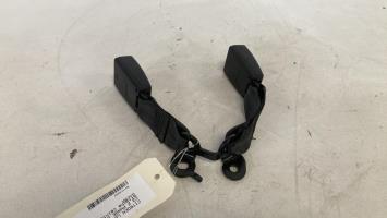 Attache ceinture arriere centrale