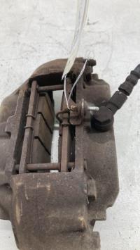 Etrier avant gauche (freinage)