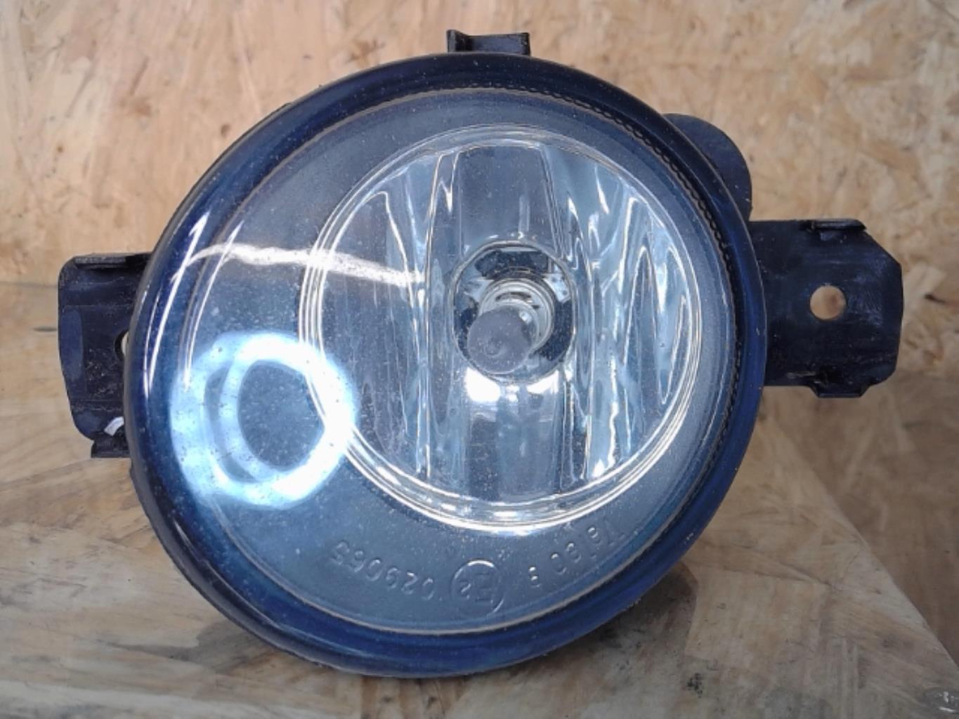 Antinieblas derecho (luces)