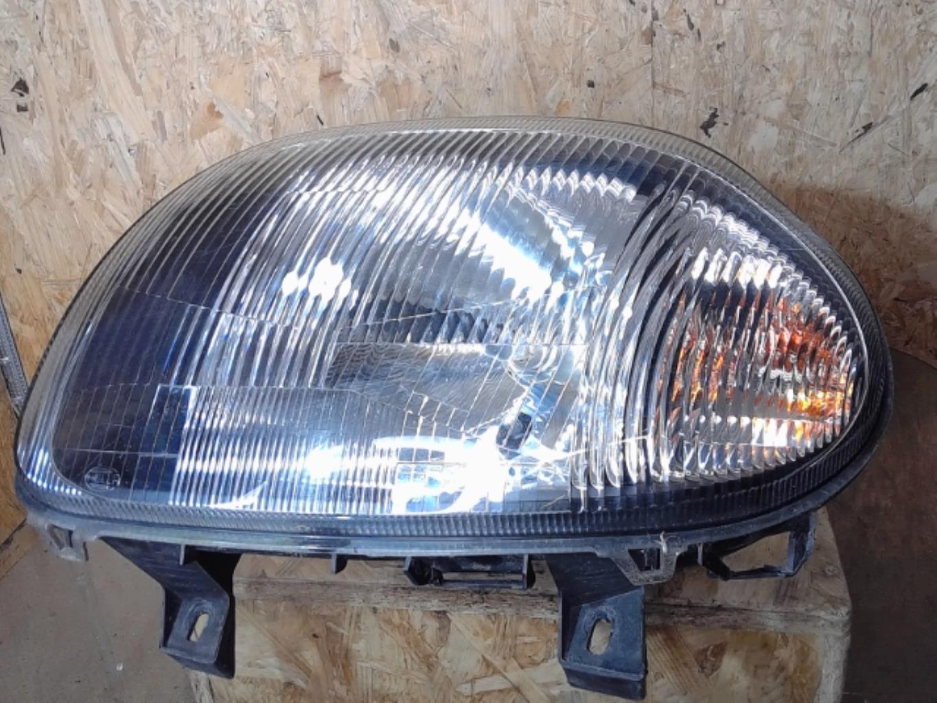 Óptica delantera principal izquierda (luces) (faro)