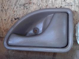 Poignee interieur avant droit