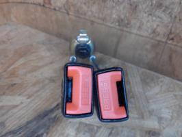 Attache ceinture arriere centrale
