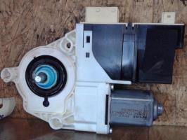 Moteur leve vitre avant droit