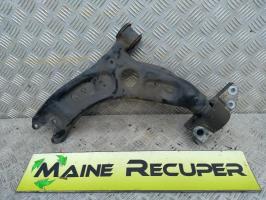 Triangle superieur avant gauche
