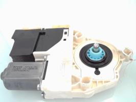 Moteur leve vitre avant droit