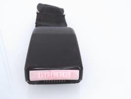 Attache ceinture arriere droit