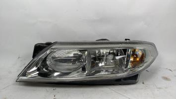 Óptica delantera principal izquierda (luces) (faro)